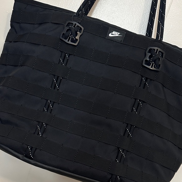 Nike Quilted Black Tote Bag - Picture 2 of 6